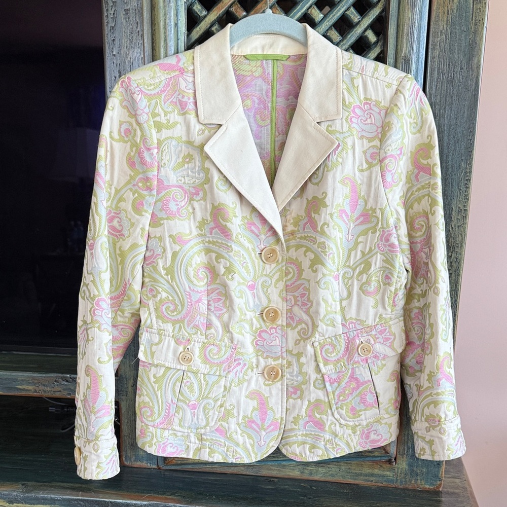 Etro Size Small Vintage Cream and Pink Paisley Blazer. Made in Italy.